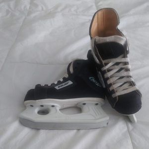 Hockey skates